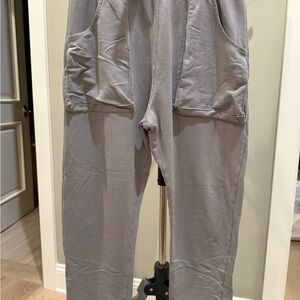 Gray Cargo Pants with Relaxed Fit and Lightweight Material